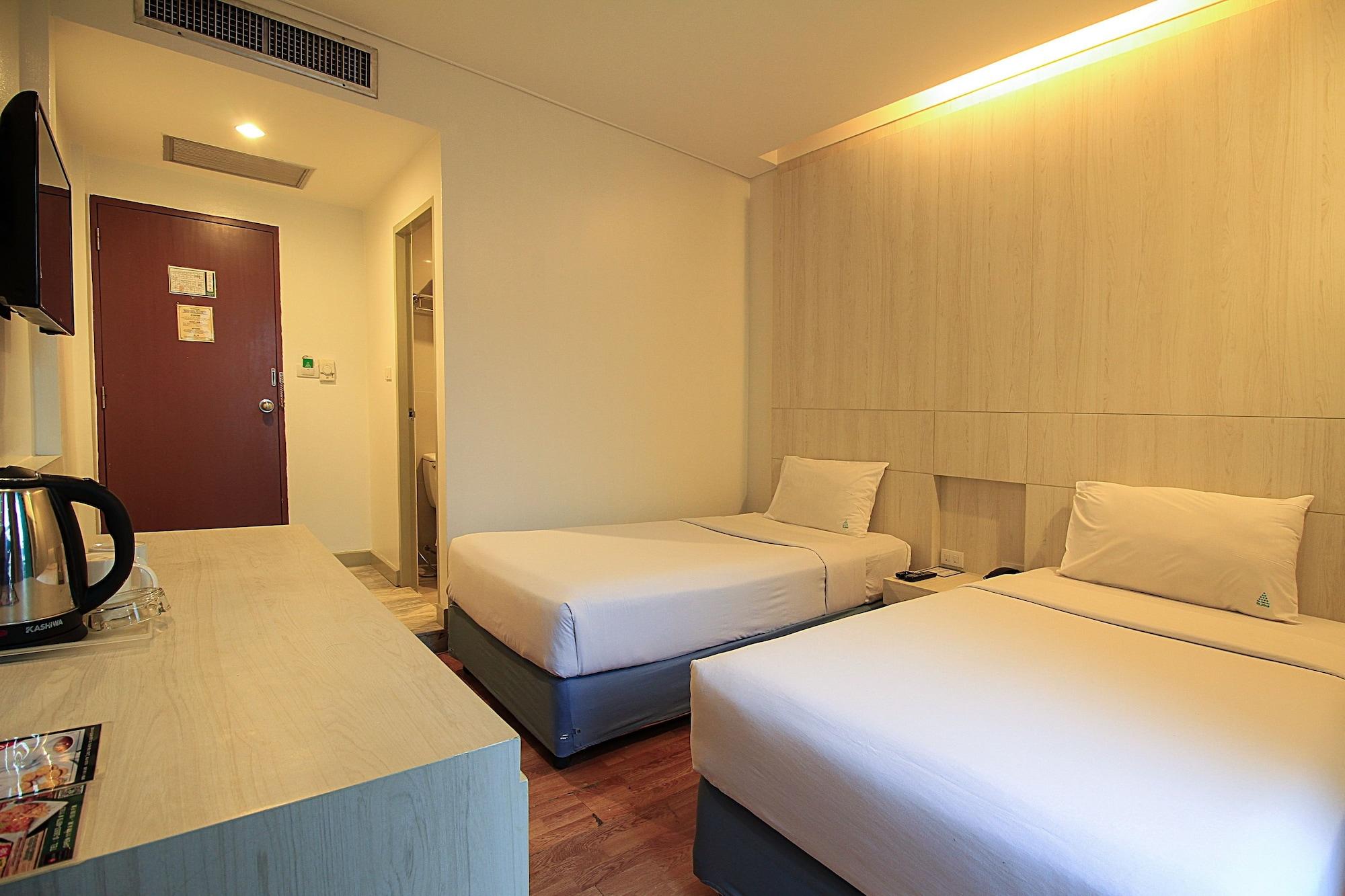 Ten Stars Hotel Bangkok Exterior photo