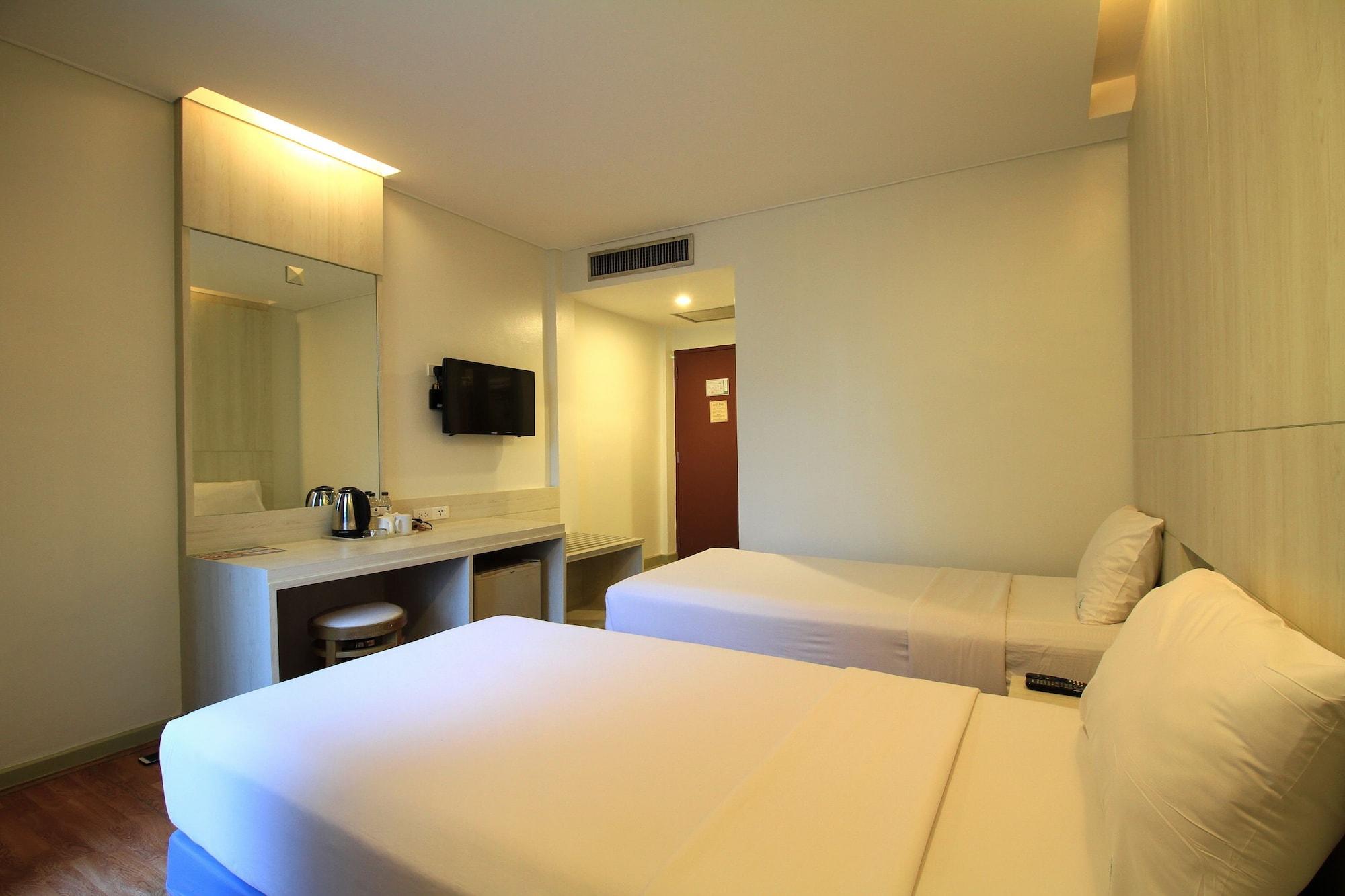 Ten Stars Hotel Bangkok Exterior photo