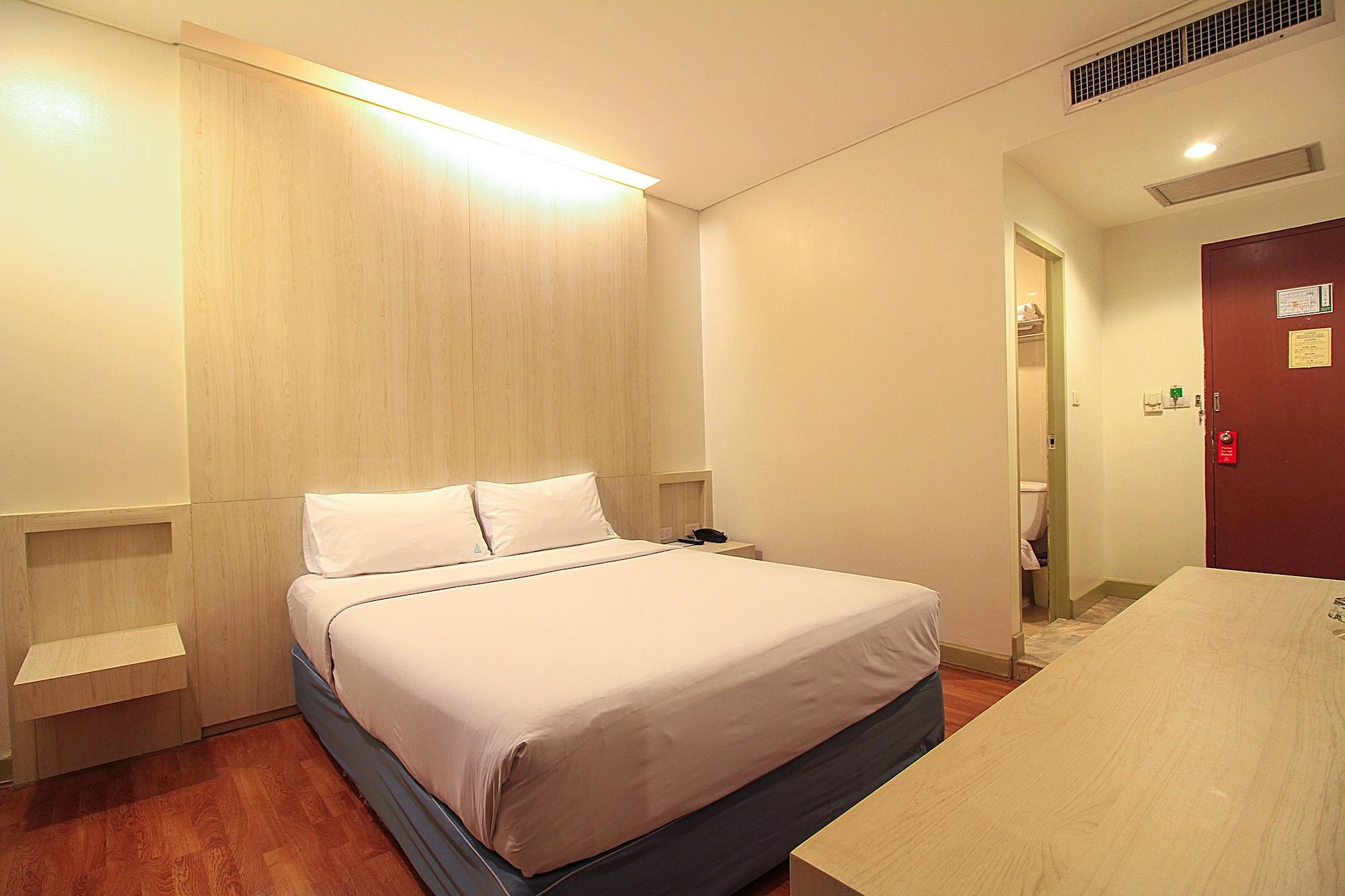 Ten Stars Hotel Bangkok Exterior photo