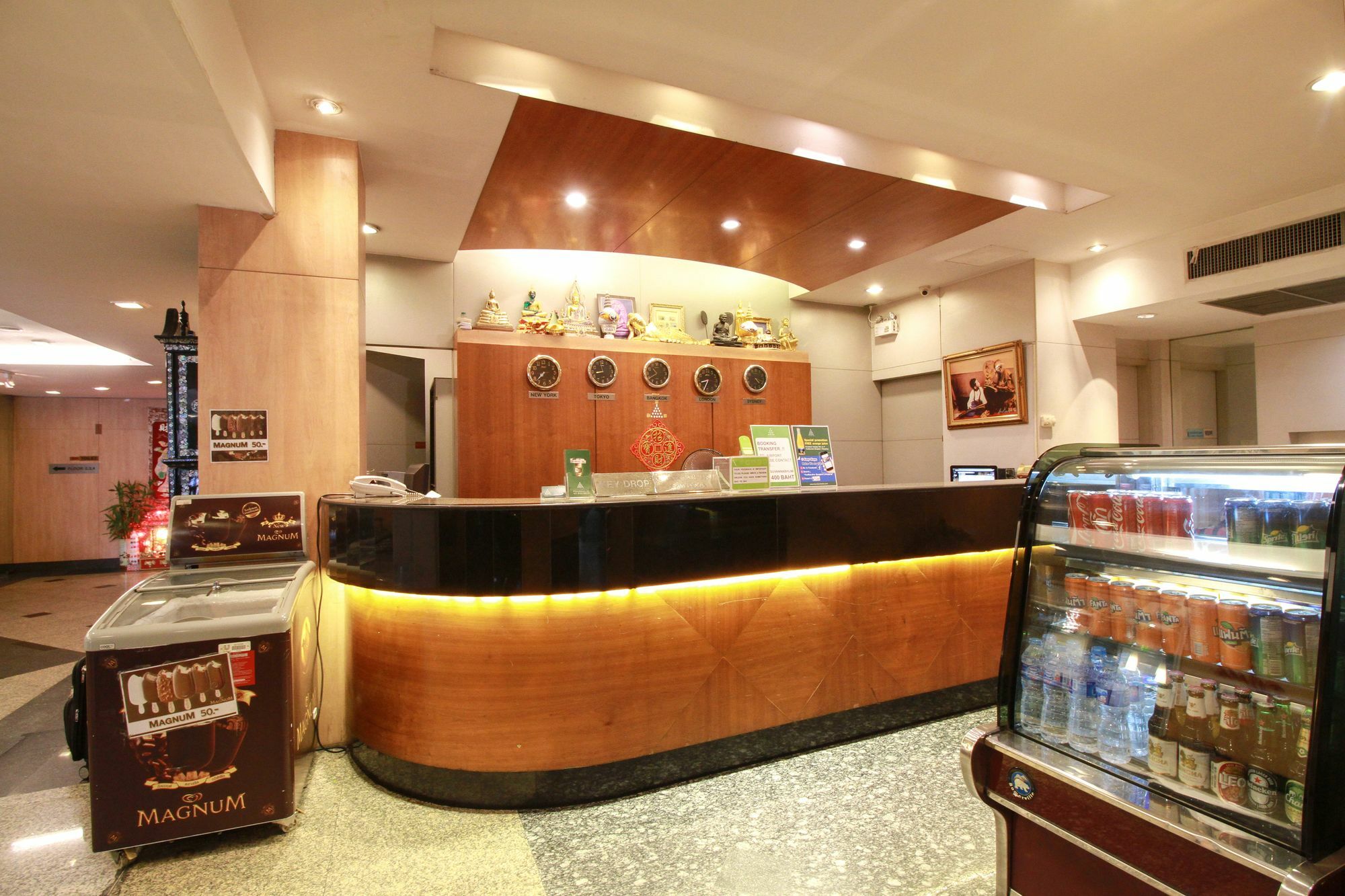Ten Stars Hotel Bangkok Exterior photo