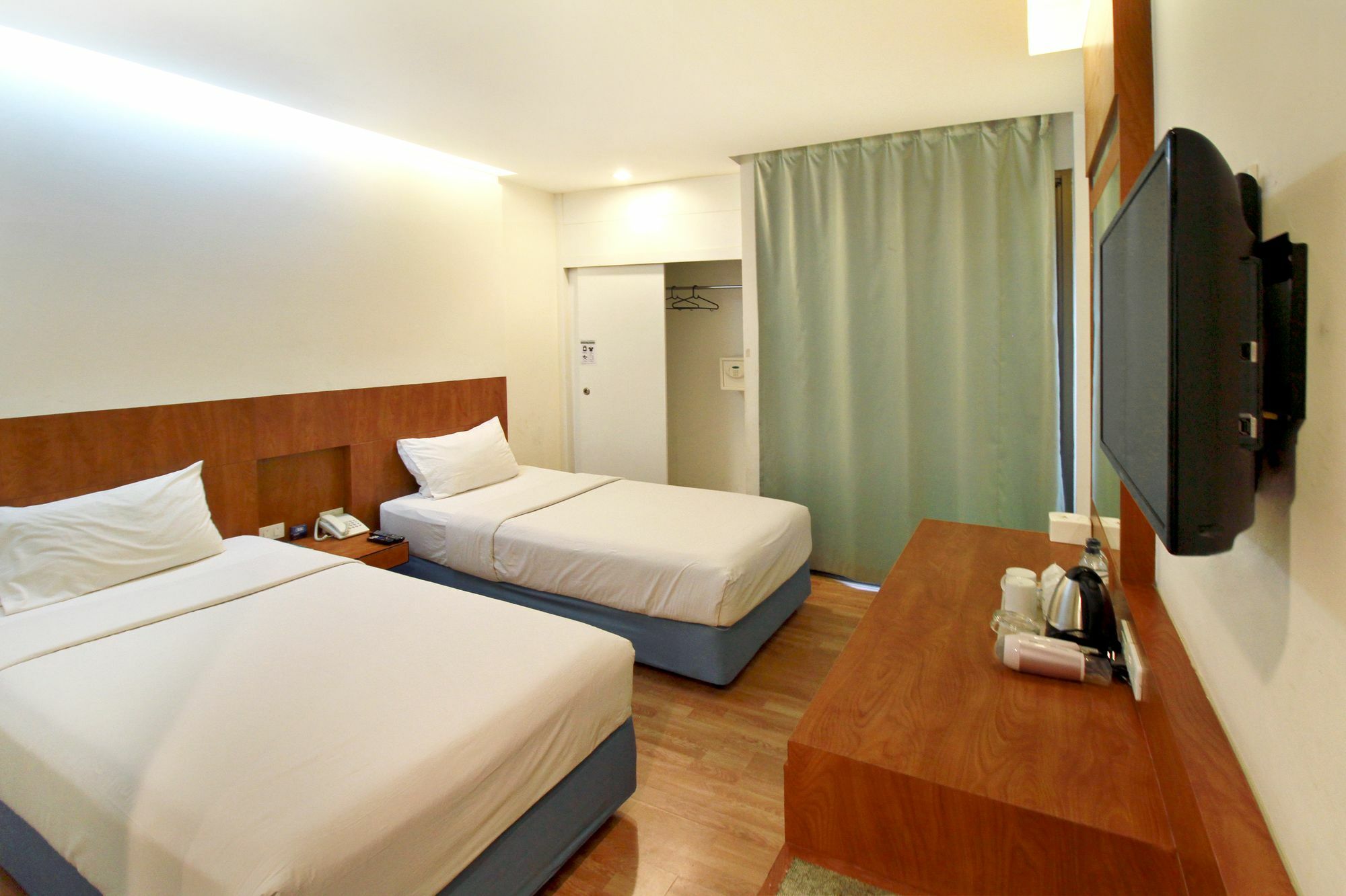 Ten Stars Hotel Bangkok Exterior photo