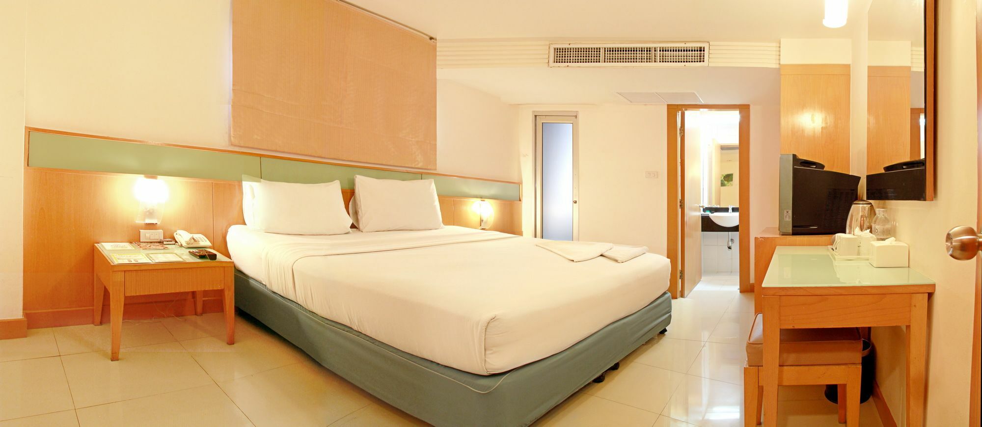 Ten Stars Hotel Bangkok Exterior photo