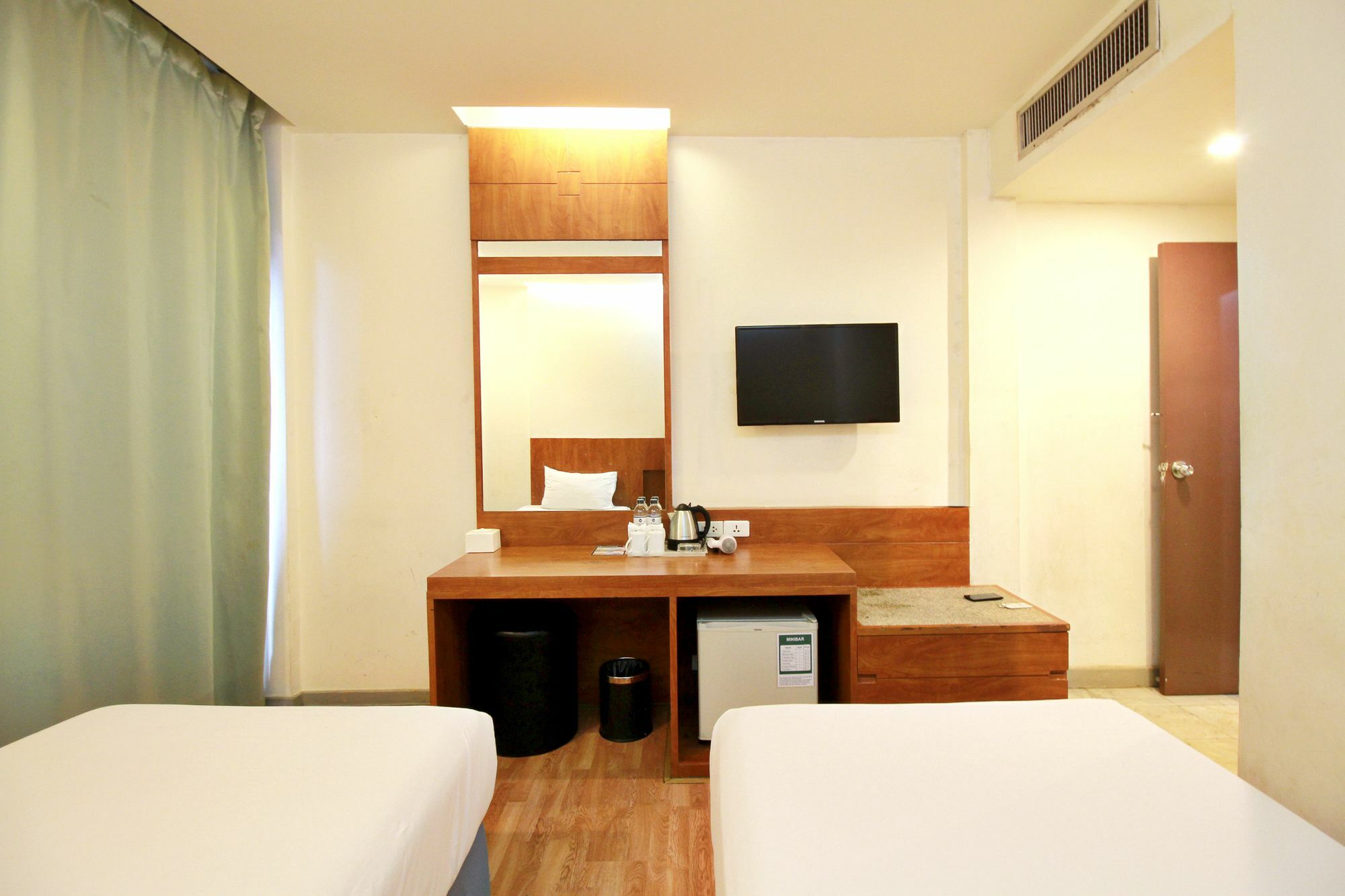 Ten Stars Hotel Bangkok Exterior photo