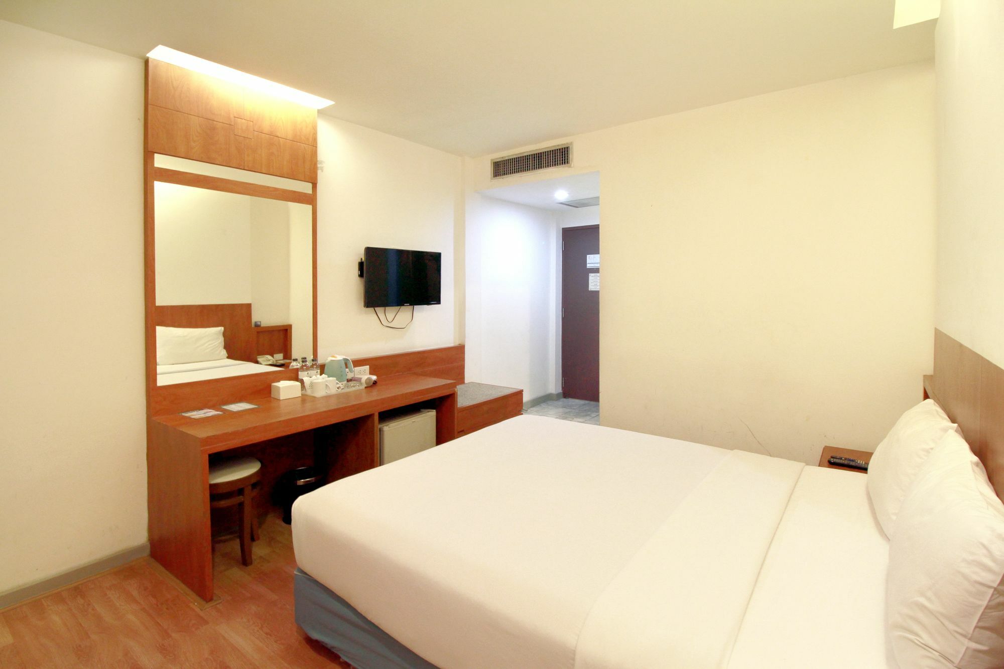 Ten Stars Hotel Bangkok Exterior photo