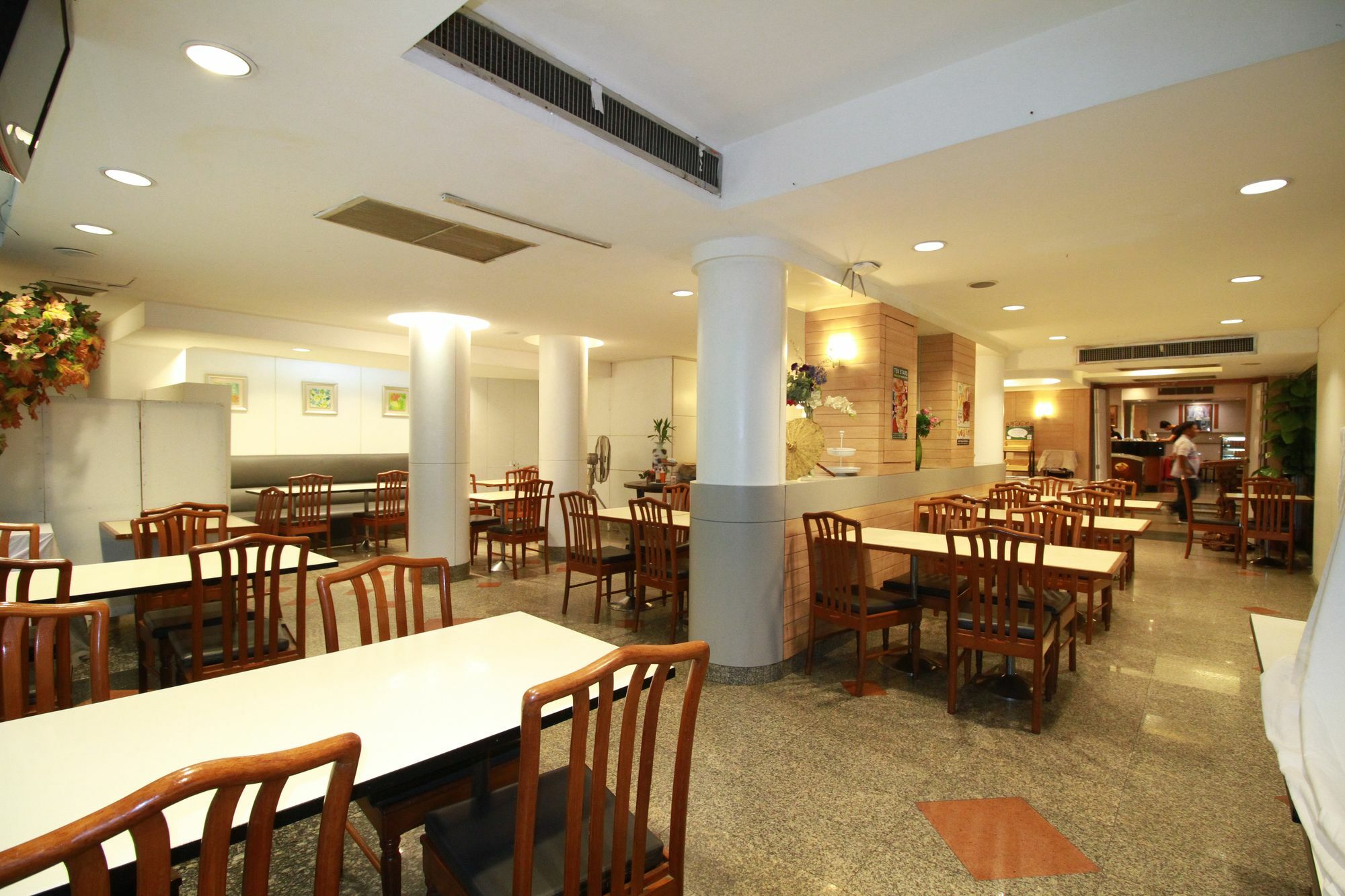 Ten Stars Hotel Bangkok Exterior photo
